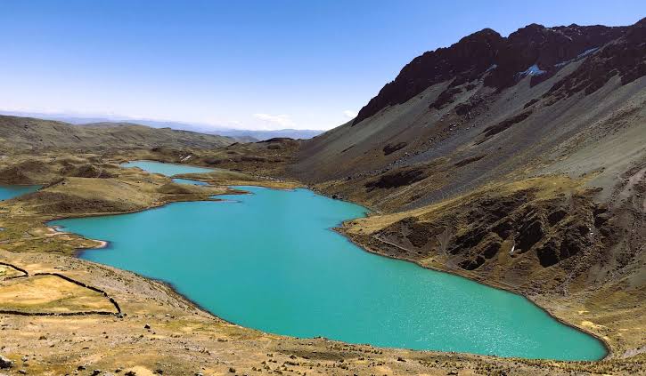 The dry season at the Seven Lagoons of Ausangate