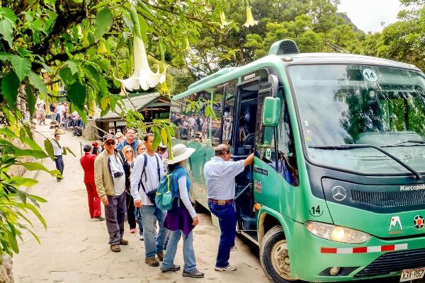 Bus from Aguas Calientes to Machu Picchu: schedules, tickets, prices and tips