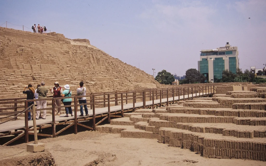 Huaca Pucllana Tour