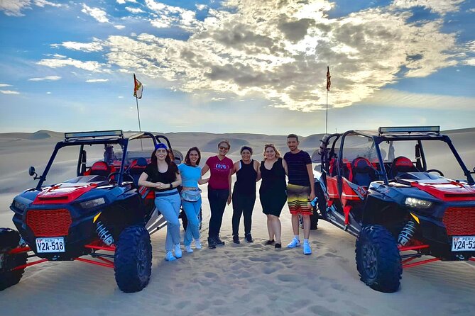 Huacachina con turistas Verano