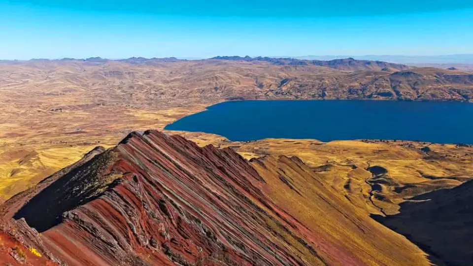 Langui Layo Lagoon