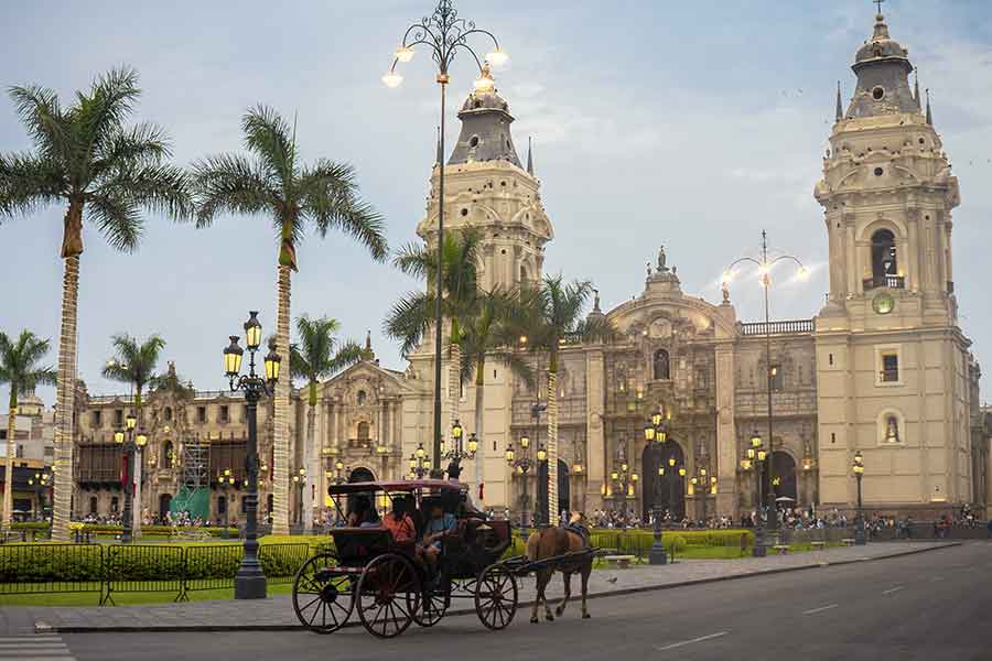 Lima es una llovizna finísima, casi neblina.