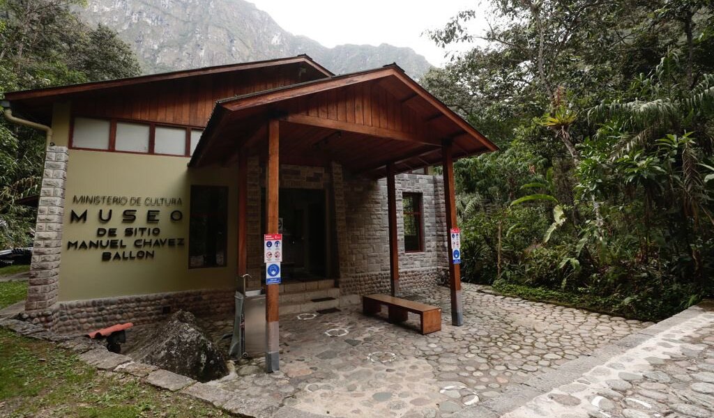 Museo de Sitio Manuel Chávez Ballón