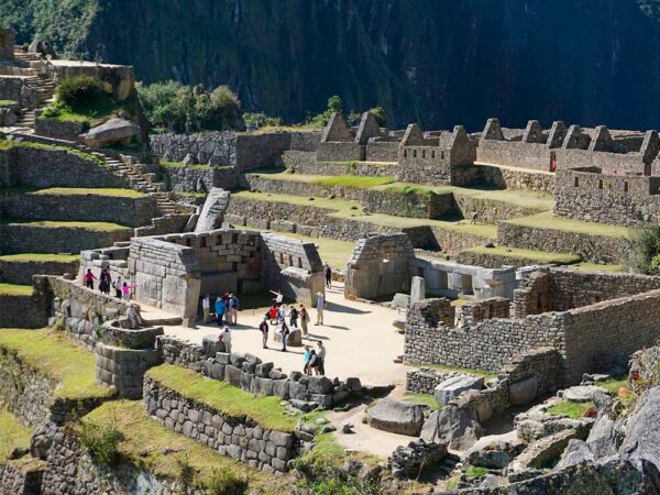 Sacred Plaza of Machu Picchu: what temples surround it, what to see and how to explore it