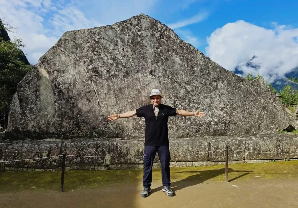 Roca Sagrada en Machu Picchu Ruta 2A, Ruta 3A