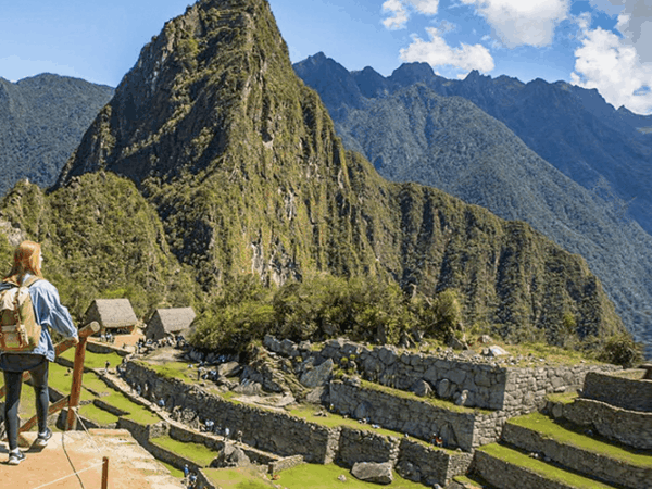 Machu Picchu en tren vs Trek: ¿cuál elegir?