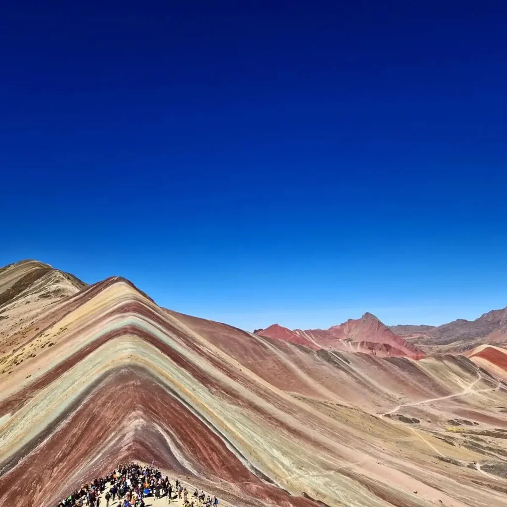 MONTAÑA ARCOIRIS
